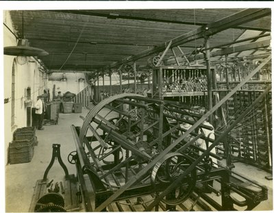 Kettvorbereitungsraum, Long Meadow Mühle, 1923 von English Photographer